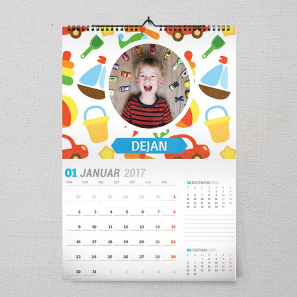 Mali dečak poklon kalendar