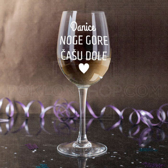 Noge gore casu dole poklon casa za vino