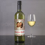 Želimo vam Srećan Bozic porodica poklon vino